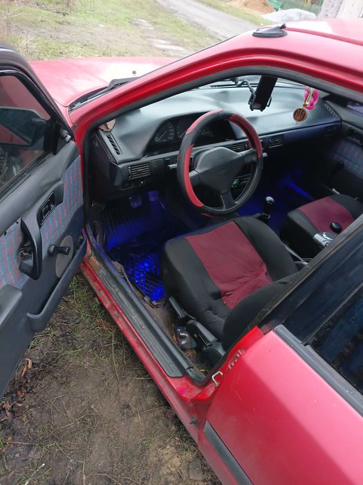 Продам мазду 323 в гарному стани