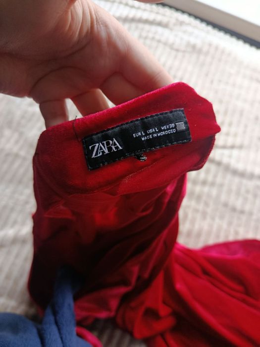 Платье  Zara нарядное,Размер L.