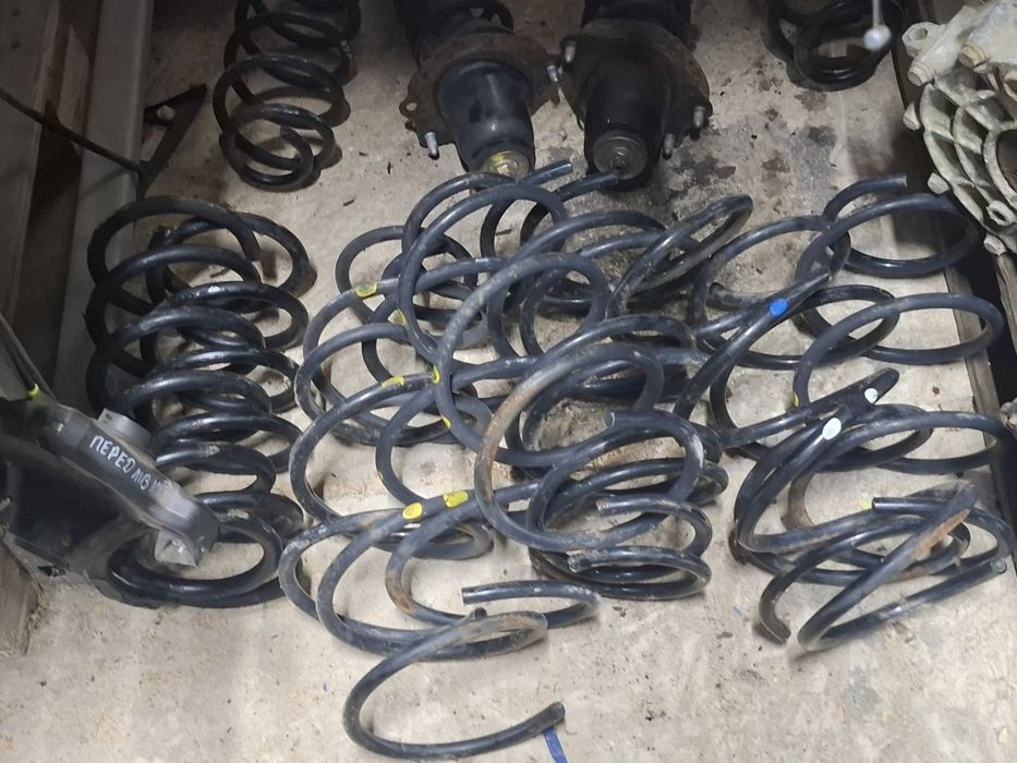 Оригінальні пружини toyota avensis t25