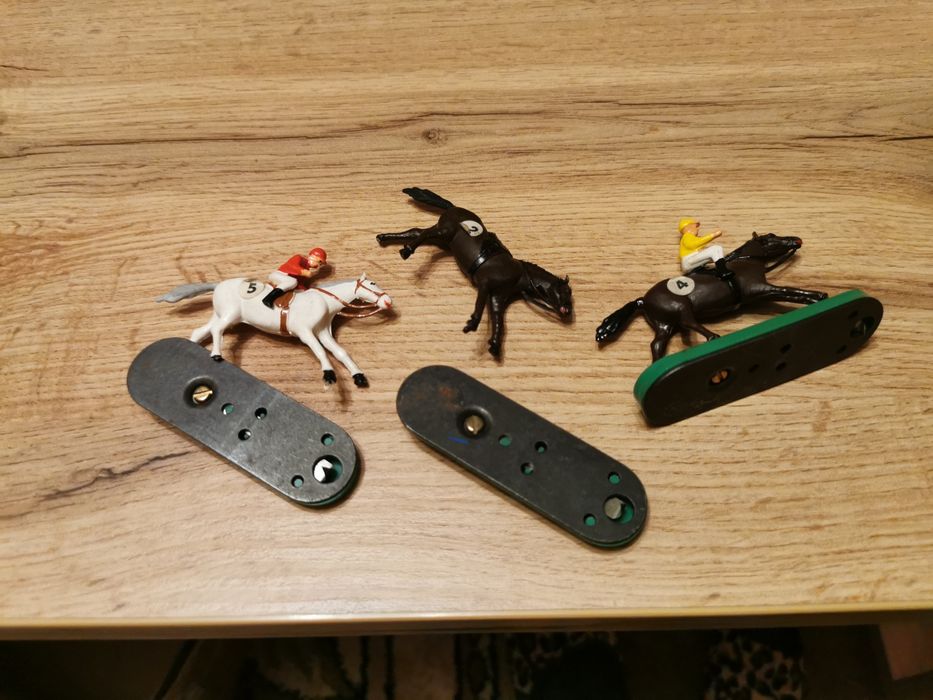 Figurki jokejow platik