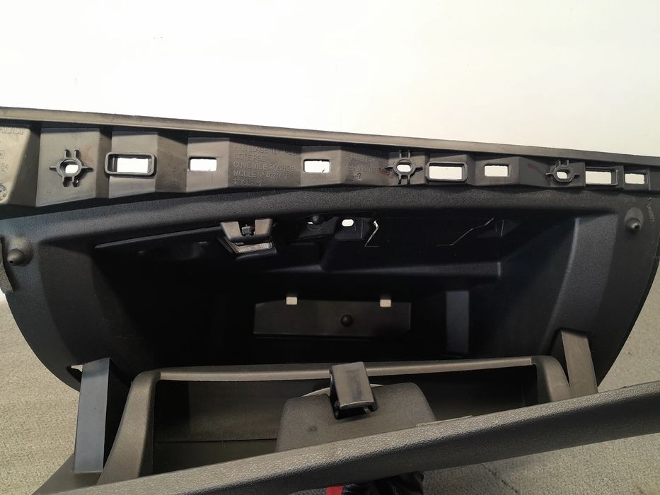 Porta luvas RENAULT Megane III Coupé (DZ0/1_)