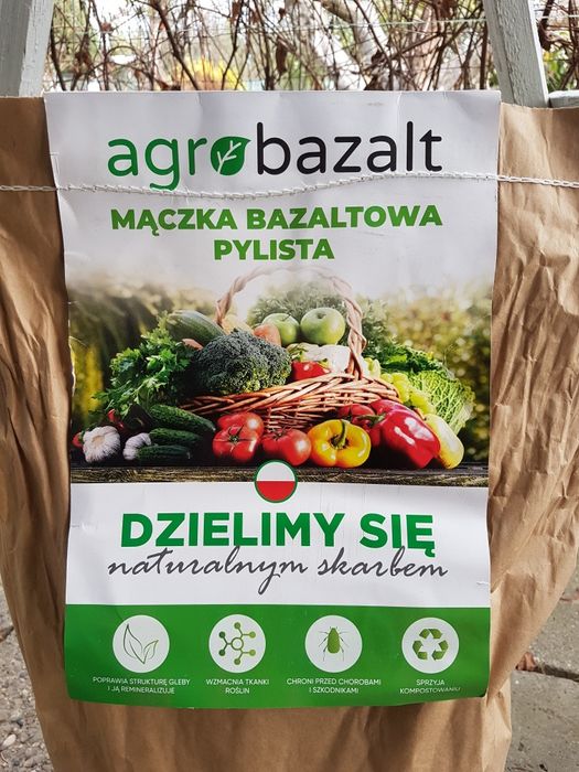 Mączka bazaltowa pylista worek 20kg.