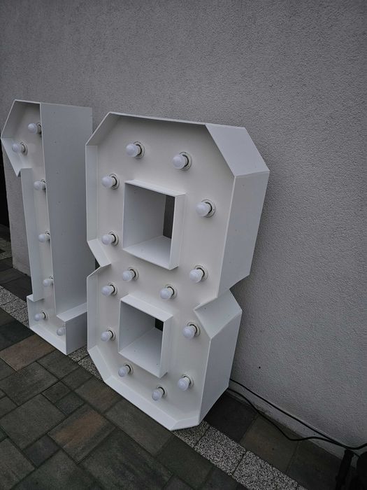 Wynajmę cyfry led  18 -ste urodziny  osiemnastka wysokość 120 cm