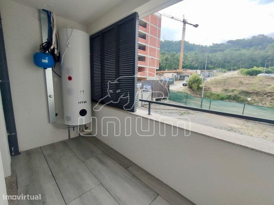 Apartamento T2 Novo com Varanda e Garagem em Darque