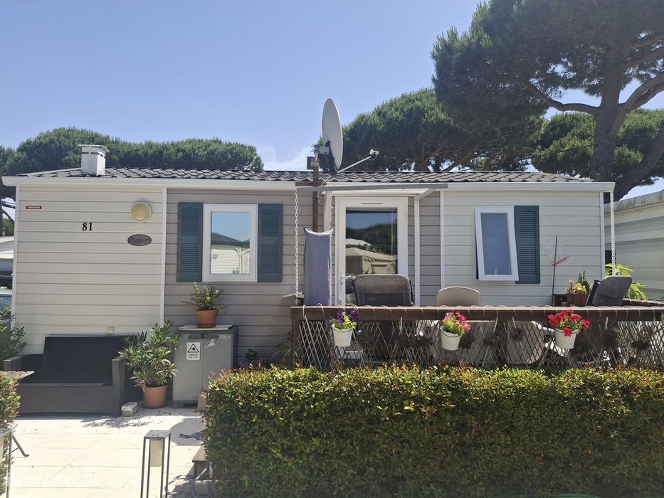 Mobile Home T2, bem cuidado, 30qm c/deck em Aldeia do Meco/ Sesimbra