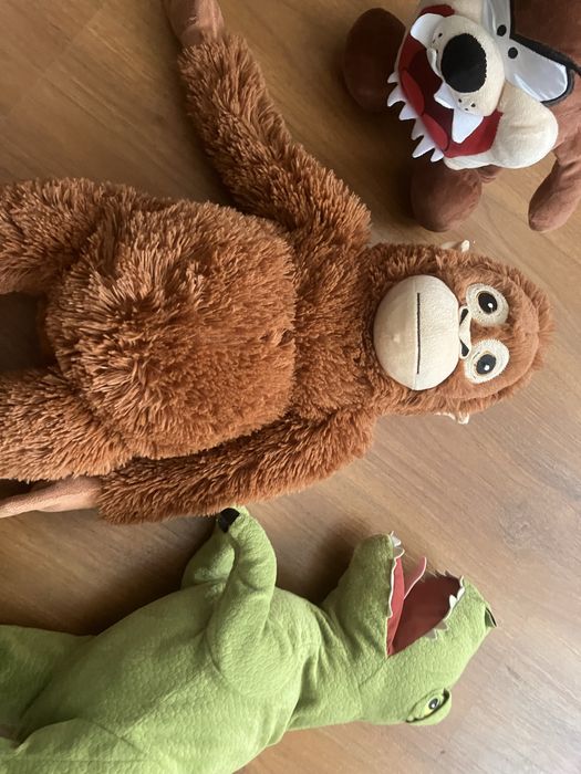 Três peluches diferentes