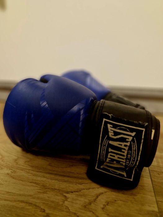 Перчатки боксёрские