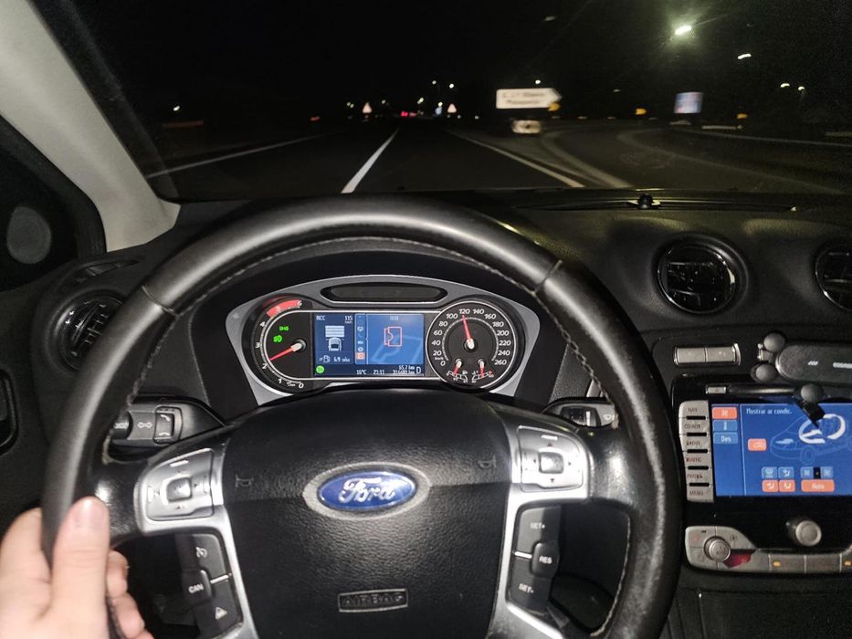 Ford Mondeo Ghia 2.0t