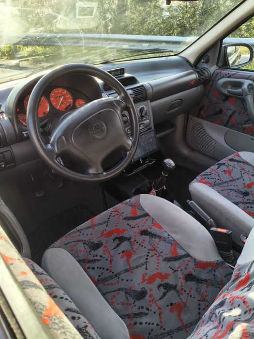 Opel Corsa 1.2 Joy — 88.000 km — Muito estimado — Extras