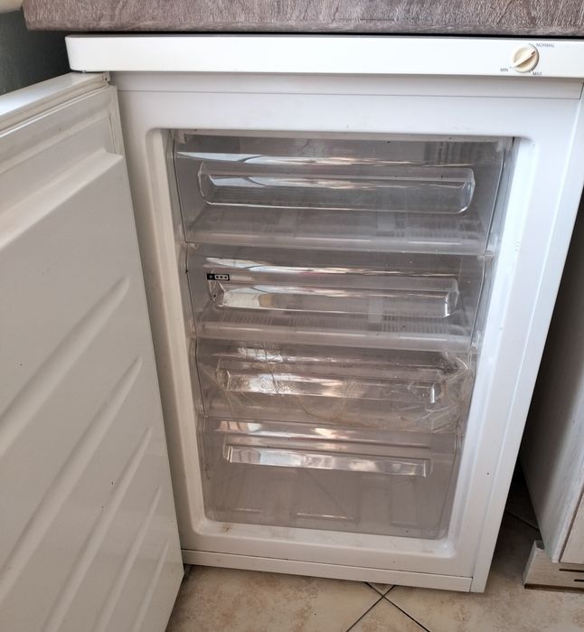 Продам морозильную камеру