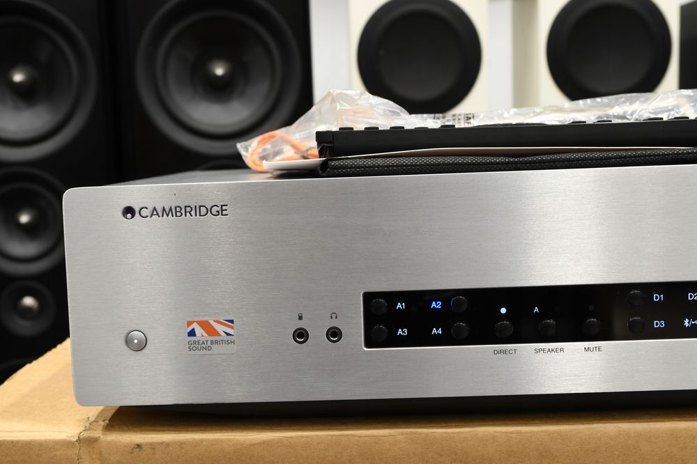 Zadbany wzmacniacz stereo Cambridge Audio CXA80 + pilot i DAC