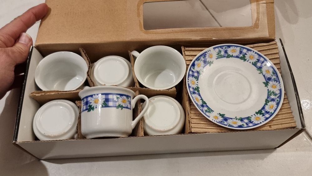 12 Mugs for Collectors431195748755066885