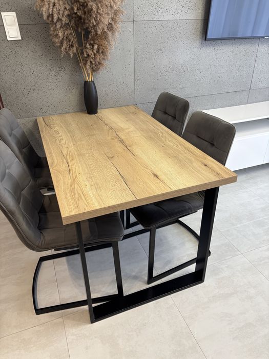 Sprzwdam stół w stylu loftowym