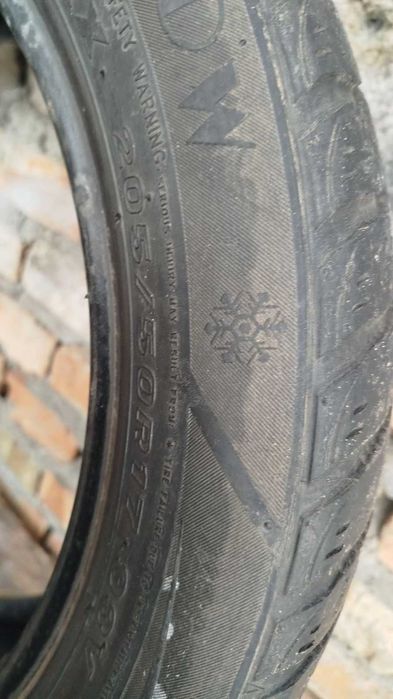 Зимова гума Maxxis PresaSnow 205/50/R17 2010г 5.0-5.5мм