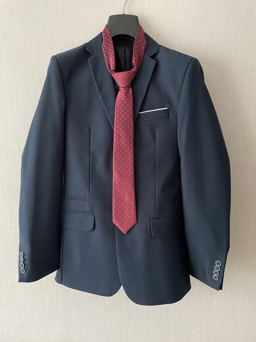 Garnitur +krawat, pokrowiec