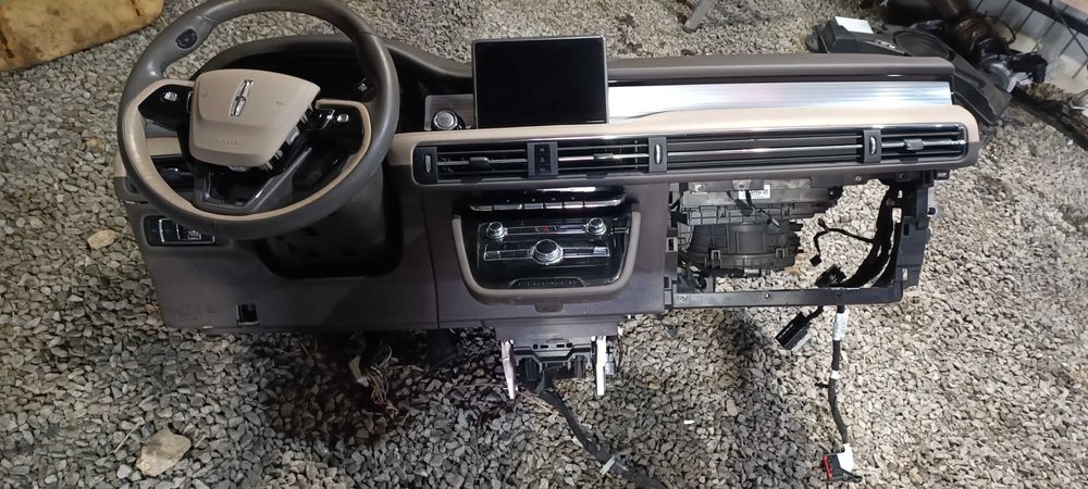 Торпеда взборі панель руль екран тунель підлокітник Lincoln Corsair