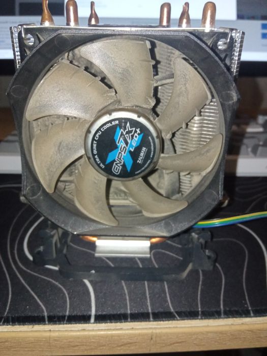 Продам "башню" Кулер Zalman CNPS7X LED