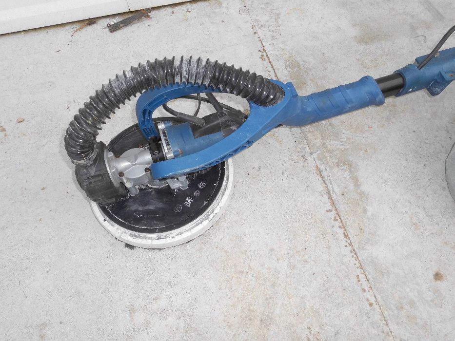 Szlifierka ścienna żyrafa do gładzi gipsu Dedra 750W z led i odkurzacz