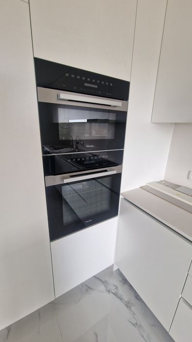 Serviço de instalação de electrodomésticos, televisões, candeeiros etc