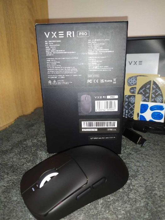 нова Ігрова мишка VXE R1 Pro Black (49g, PAW3395)