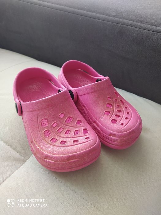 Buty klapki ogrodowe na basen