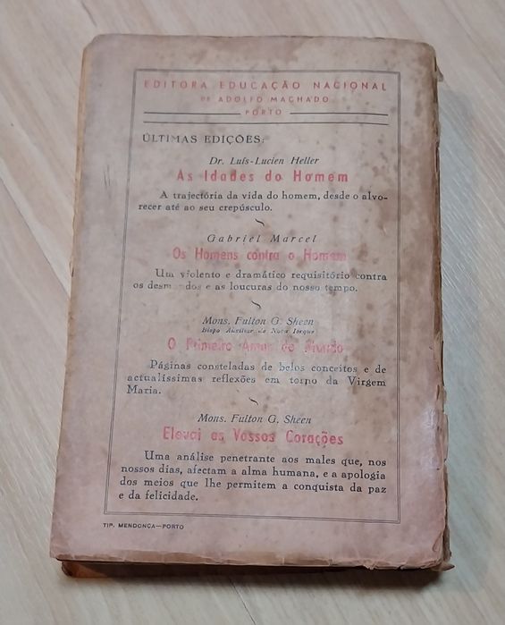 Livro antigo "A dignidade humana"