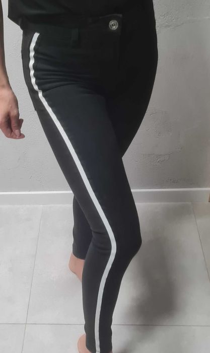 Czarne jeansy Bershka XS