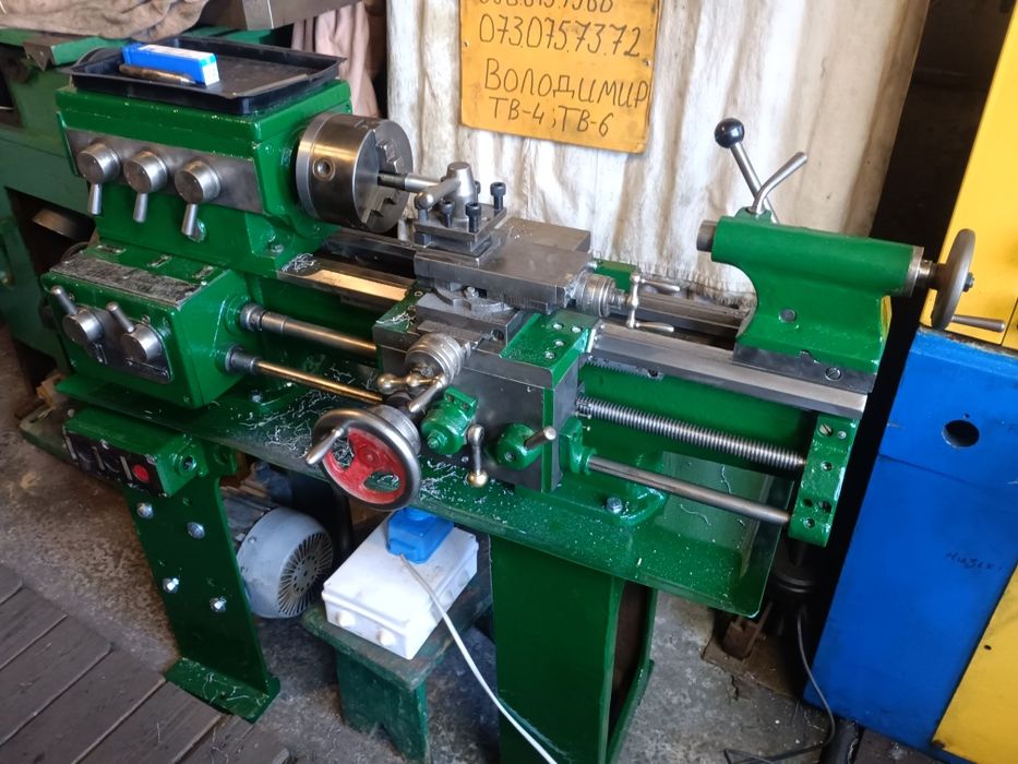 Токарний станок ТВ4