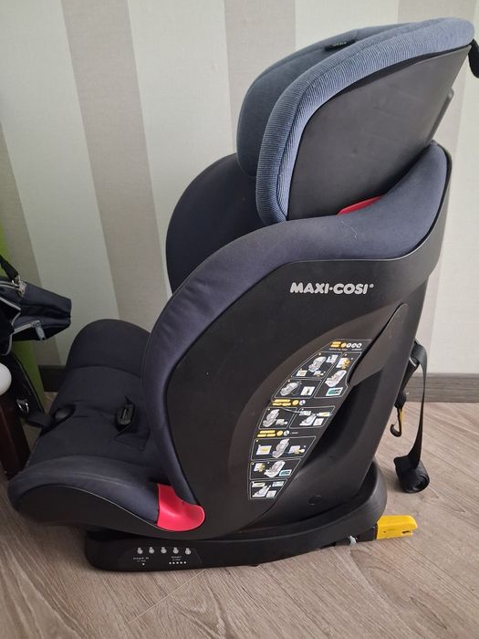 Автокрісло Maxi cosi