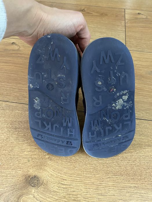 Sandałki/ kapcie Adamki rozmiar 27