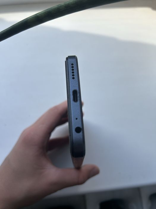 Продам телефон techo spark go 2024