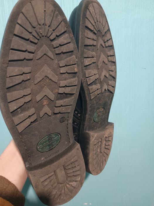 Чорні шкіряні туфлі-броги дерби Gallus Liberty