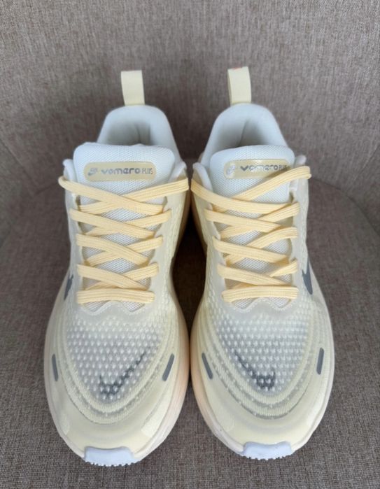 Nike vomero plus - size 38