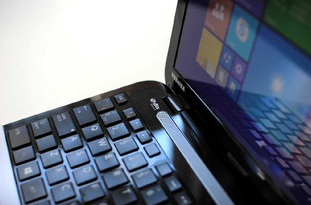 Laptop Toshiba 15v AtiRadeonHD 15,6" Gwarancja