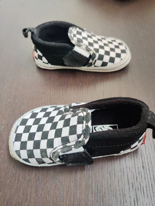 Sapatilhas Vans bebé, tamanho 4,originais, novos e dentro da caixa.