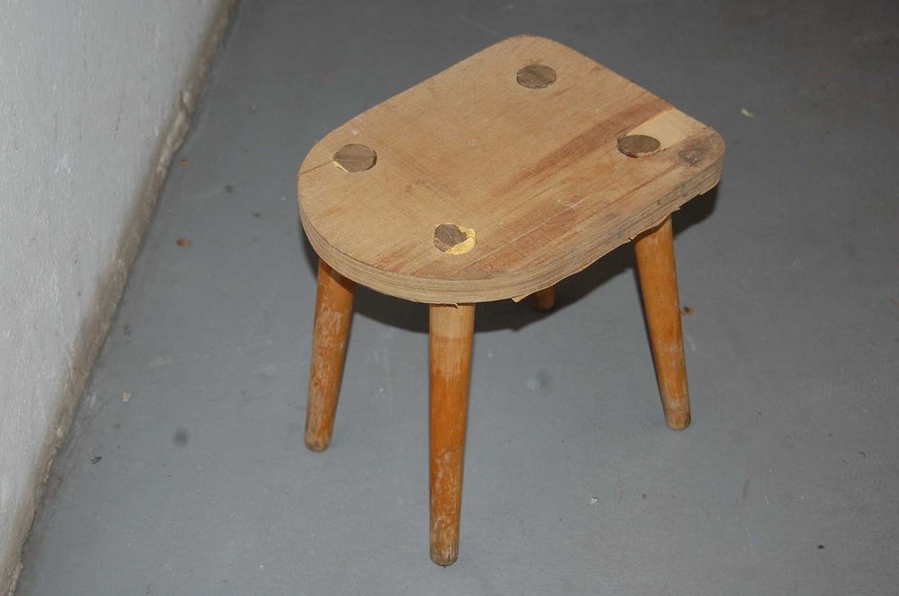 Stołek drewniany, patyczak - PRL