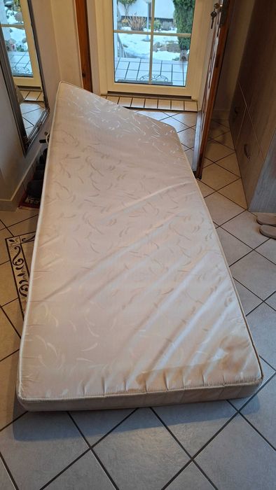 Materac ze sprężynami 200x90cm