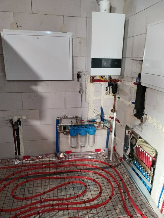 Instalator Hydraulik Serwis i montaż kotłów gazowych Buderus.