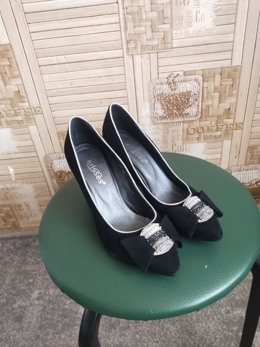 Продам туфли для девочки