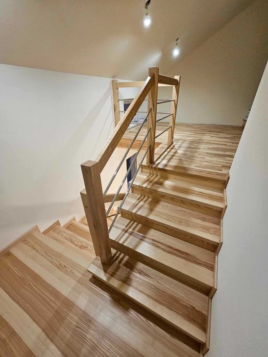 Schody drewniane na beton , samonośne