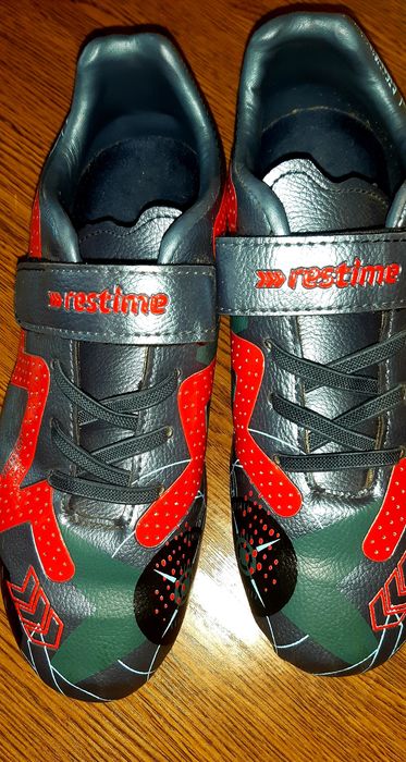 Бутси в чудовому стані 35 р