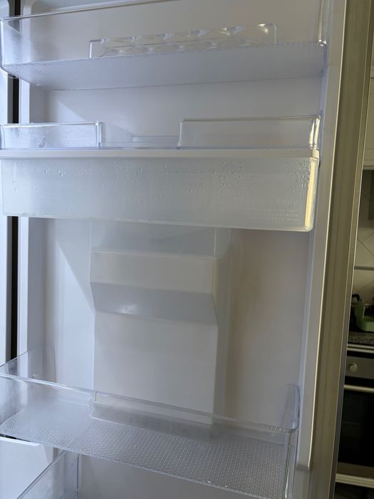 Frigorífico Combinado Samsung No Frost com Dispensador de Água