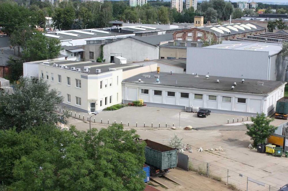 Do wynajęcia hala magazynowo-produkcyjna  o łącznej powierzchni 1 200 wraz z pomieszczeniami biurowo-socjalnymi. Wrocław ul. Stargardzka
