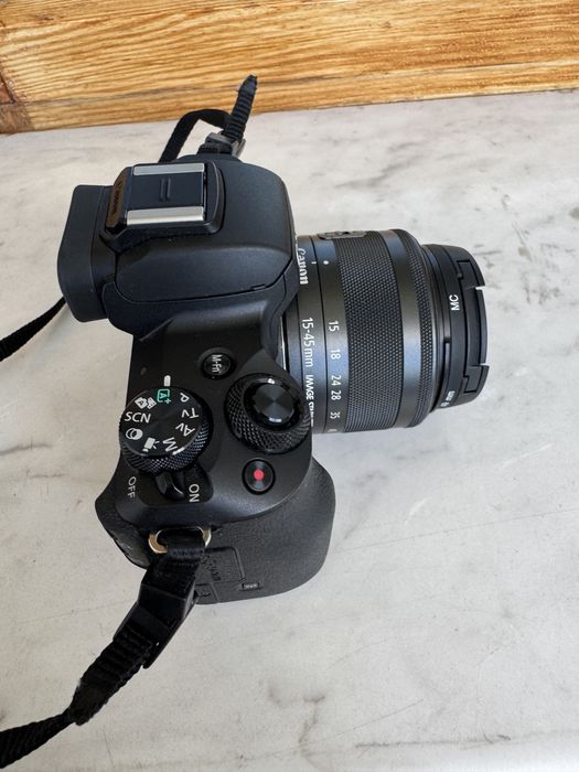 Фотоапарат Canon EOS M50 та аксесуари до нього