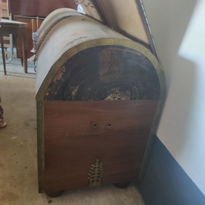 Baú em madeira antigo