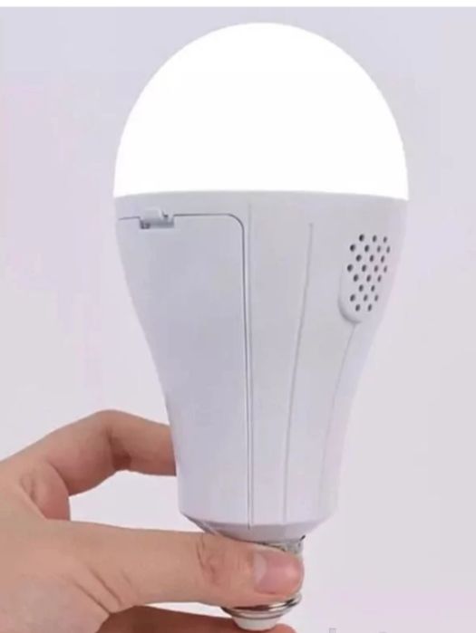 LED Лампа на 2-х аккумуляторах 18650 800 мАч 20W Е27 6400К