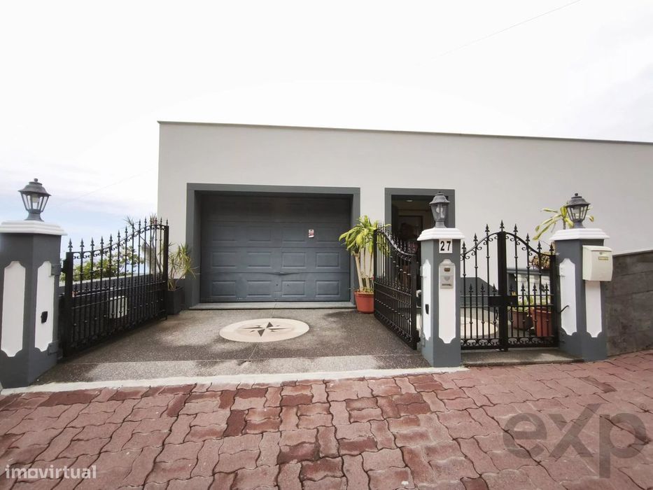 Excelente moradia 5 assoalhadas, Ponta Delgada