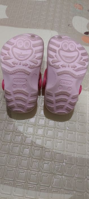 Крокси для дівчинки