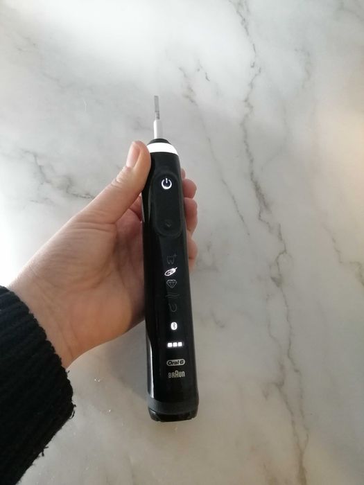 Szczoteczka elektryczna Oral-B Genius X Midnight Black