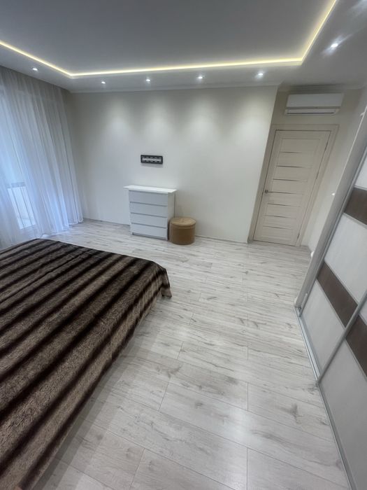 Продаж ЖК Аквамарин пр. Берестейський 131-а 2 к кв. площа 81,2 м